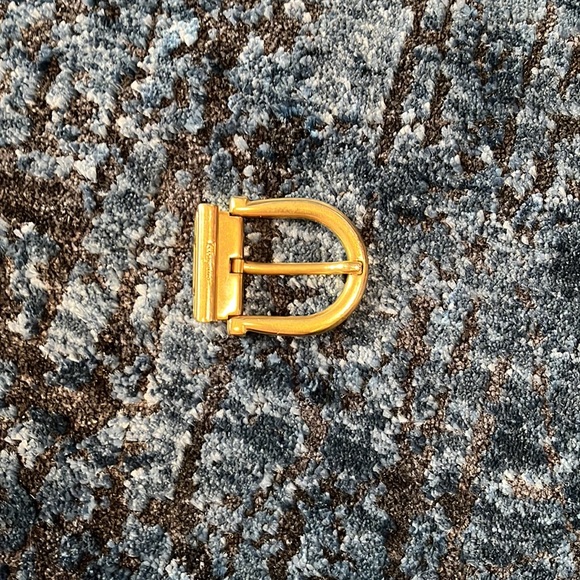 Vintage Salvatore Ferragamo Gold single gancio buckle - Picture 3 of 3